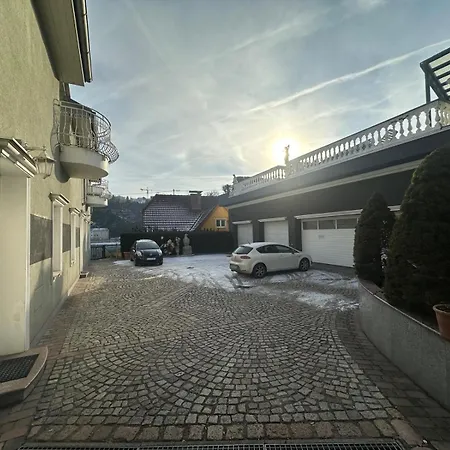 Urban Spacious Bright With Danubeview Apartment Linz